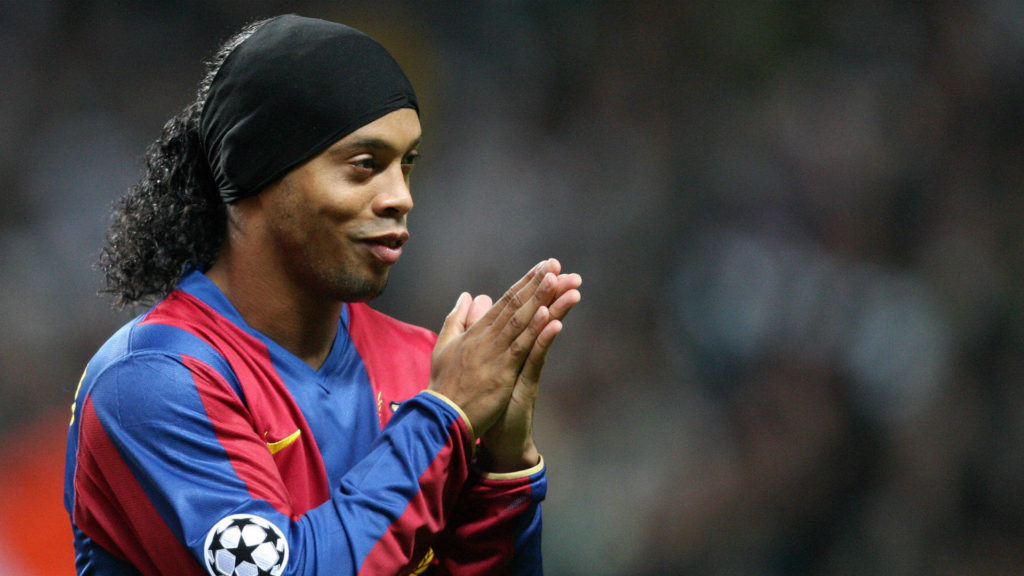 Ronaldo hay Messi? Chuyện gì sẽ xảy ra nếu Ronaldinho, người xứng đáng giữ danh hiệu 'GOAT'